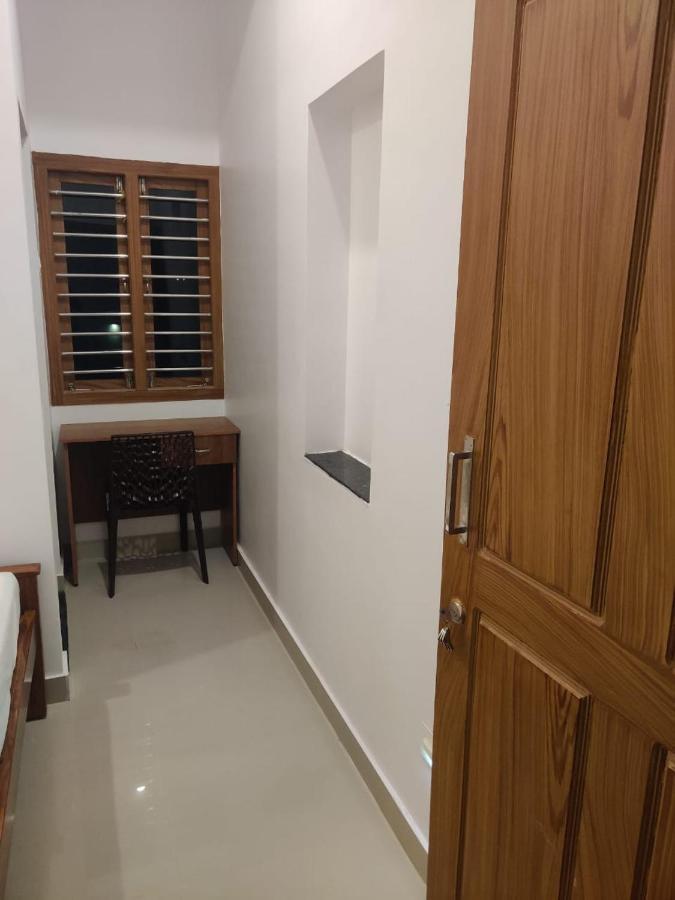 Sri Balaji Lodging Hotel Tiruchchendūr Exterior foto
